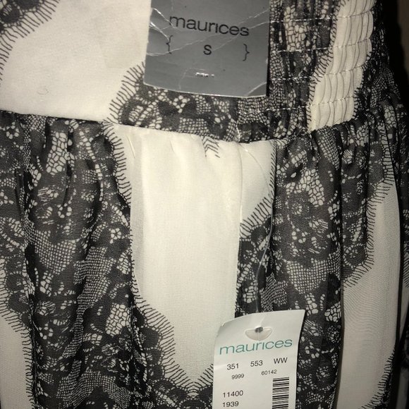 Maurices Chiffon Skirt White & Black Chevron NWT - Picture 5 of 8